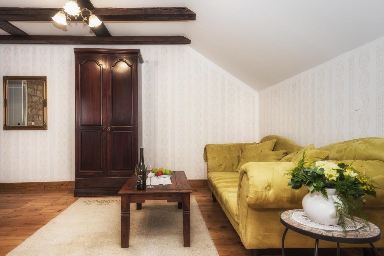 Tri Mudraca Inn Karanac Dış mekan fotoğraf