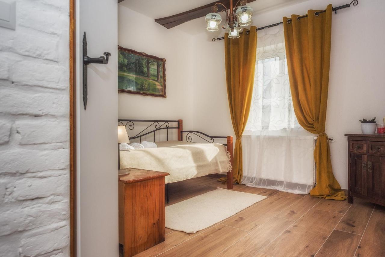 Tri Mudraca Inn Karanac Dış mekan fotoğraf