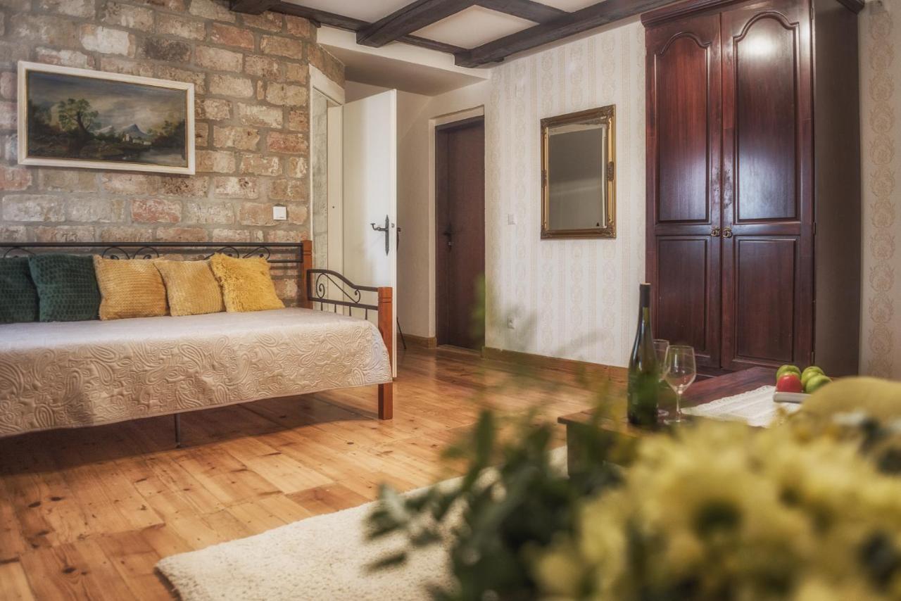 Tri Mudraca Inn Karanac Dış mekan fotoğraf