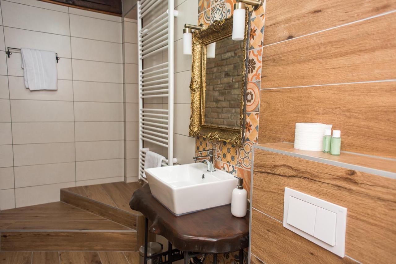 Tri Mudraca Inn Karanac Dış mekan fotoğraf