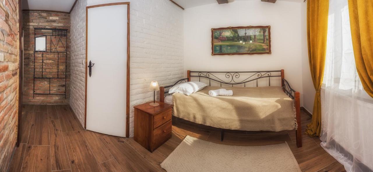 Tri Mudraca Inn Karanac Dış mekan fotoğraf