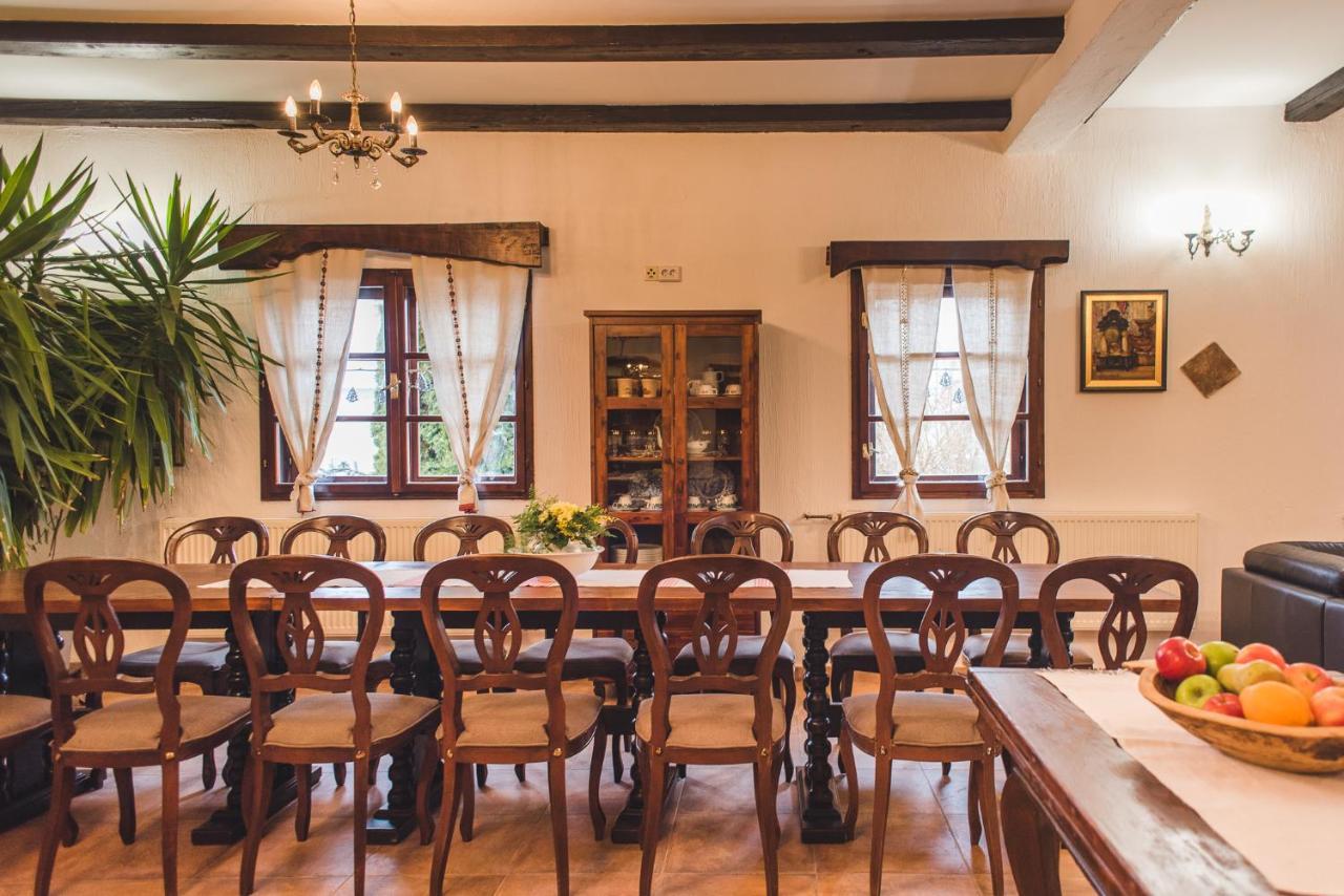 Tri Mudraca Inn Karanac Dış mekan fotoğraf